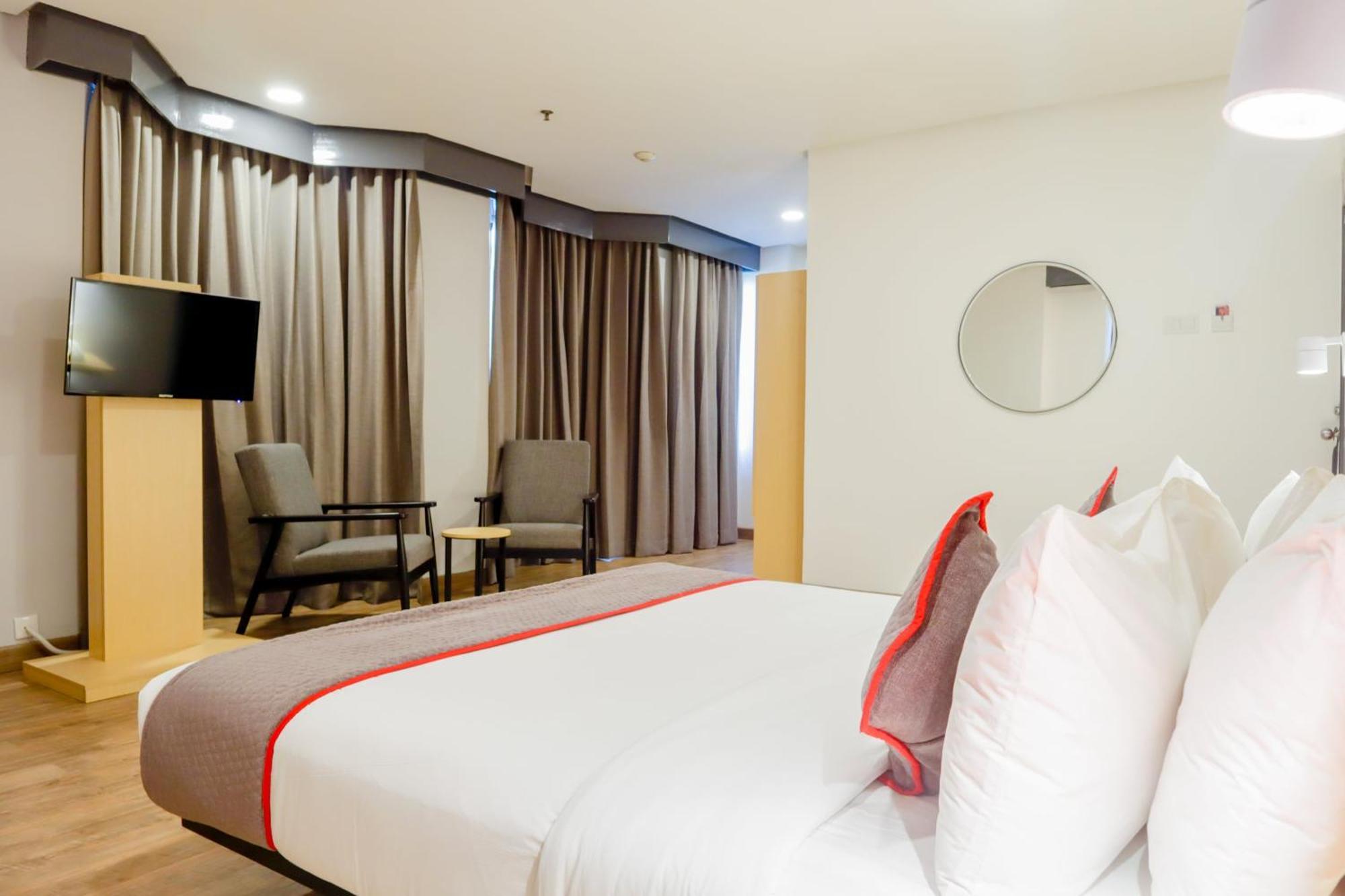 Super Oyo Townhouse 1 Hotel Salemba Jakarta Exterior photo