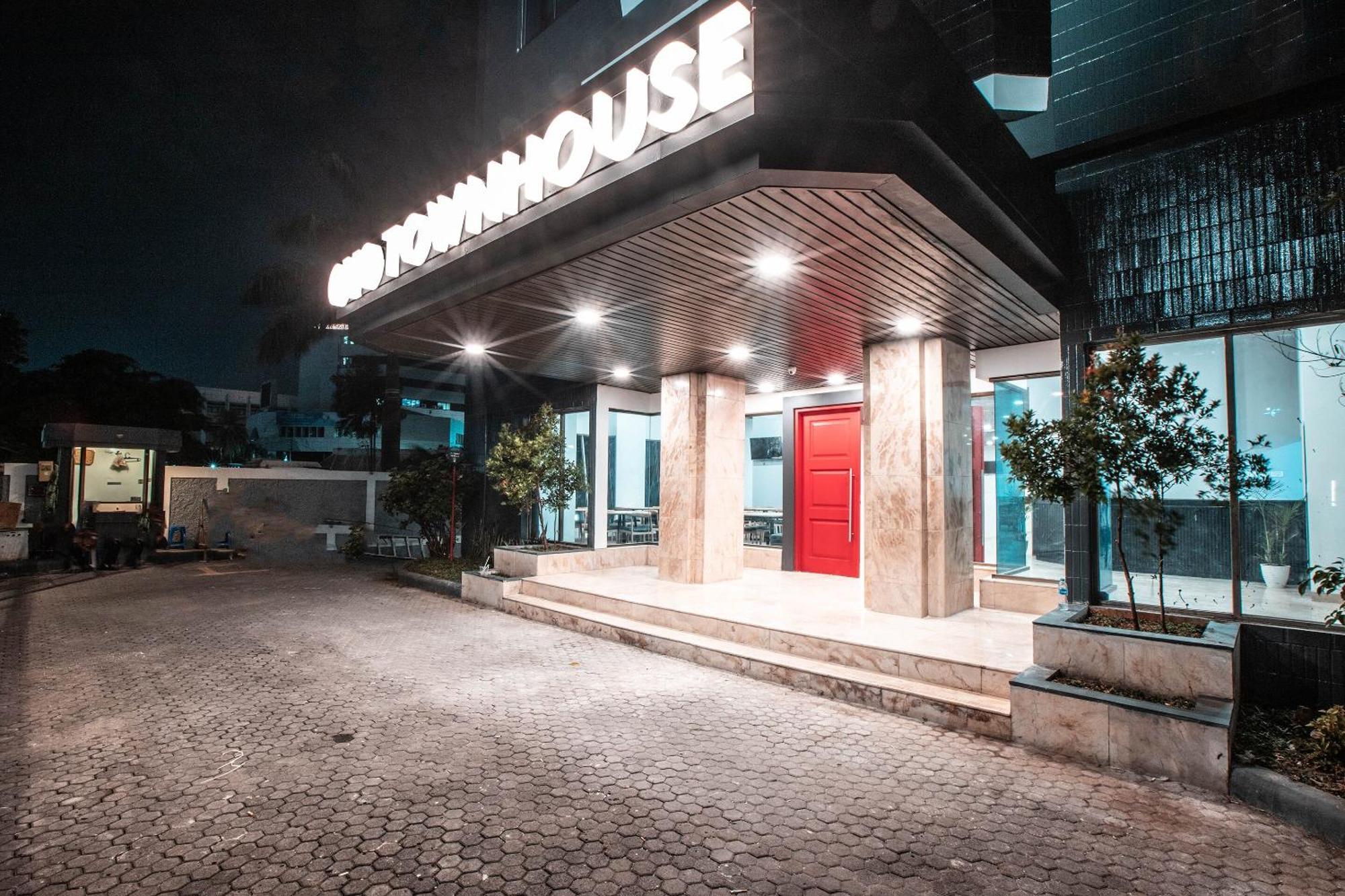 Super Oyo Townhouse 1 Hotel Salemba Jakarta Exterior photo