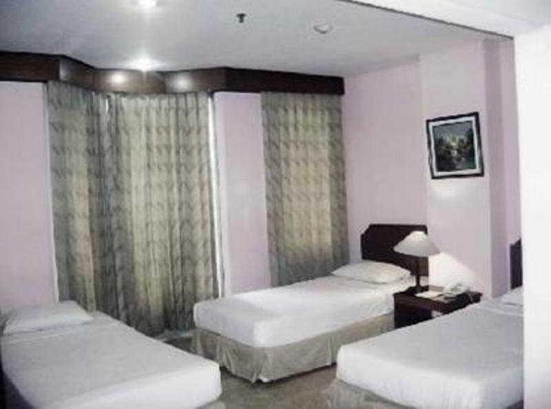Super Oyo Townhouse 1 Hotel Salemba Jakarta Exterior photo